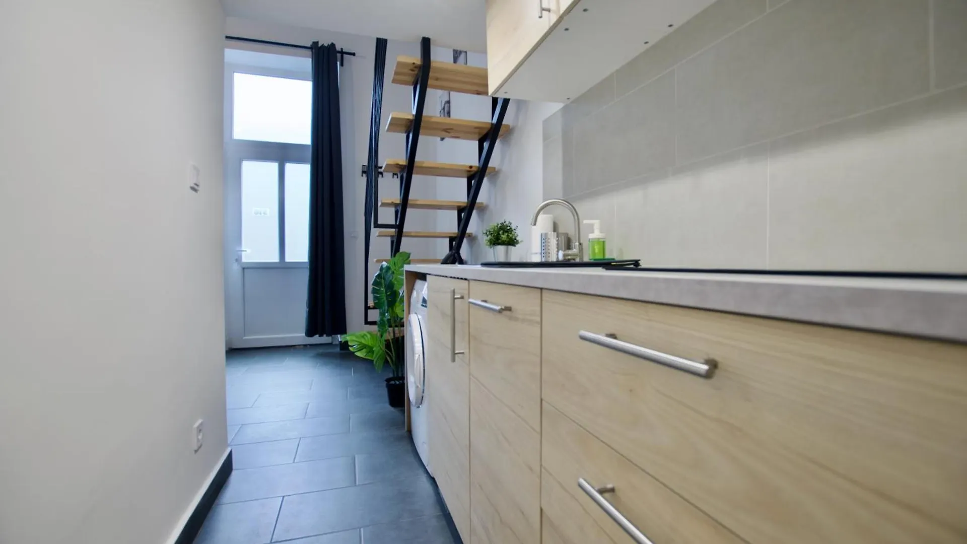Studio Apartments By Hi5- Cozy Studio Budapest 0*,