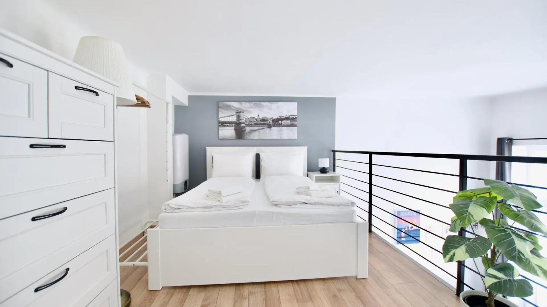 Studio Apartments By Hi5- Cozy Studio Budapest