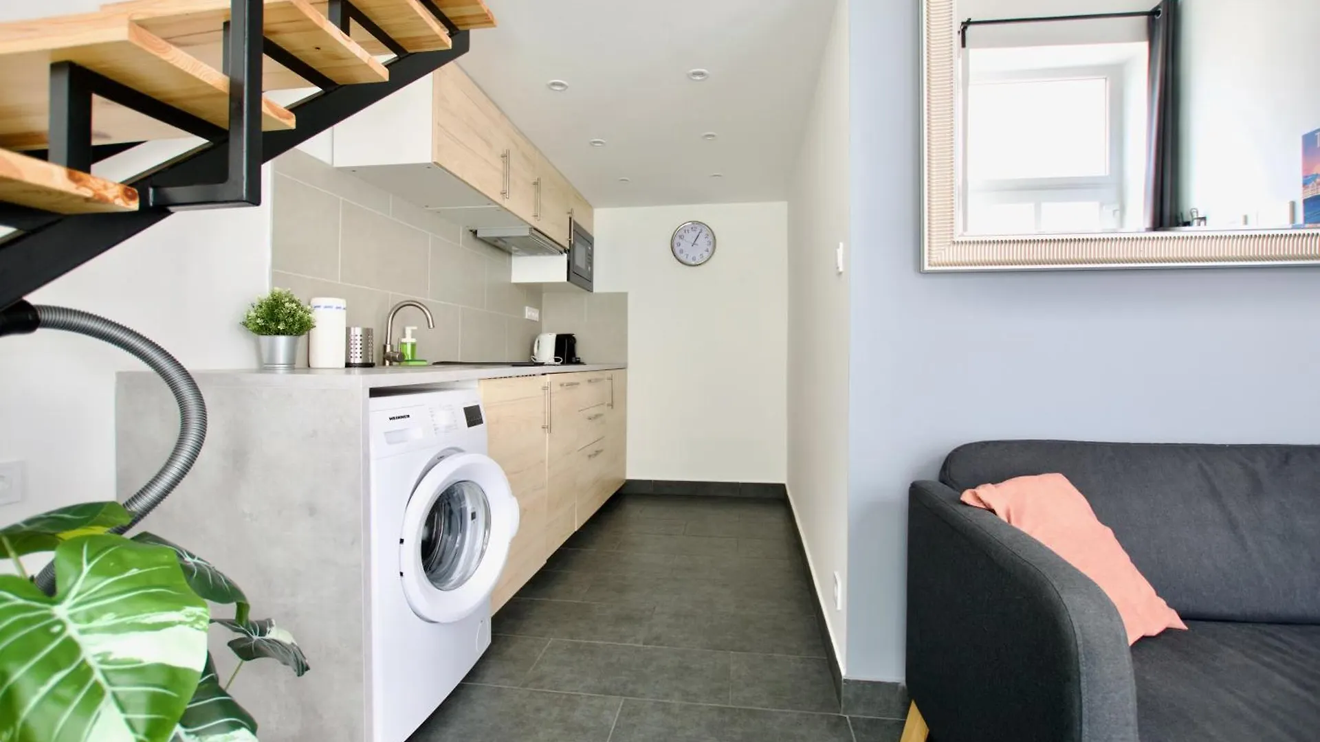 Studio Apartments By Hi5- Cozy Studio Budapest