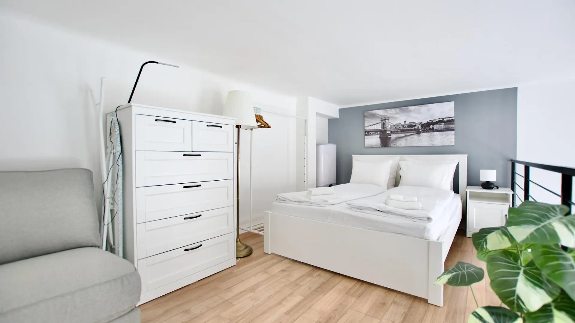 Studio Apartments By Hi5- Cozy Studio Budapest